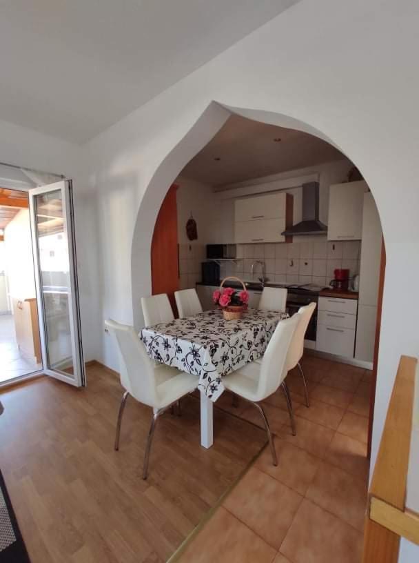 Apartmani Amans بولا المظهر الخارجي الصورة