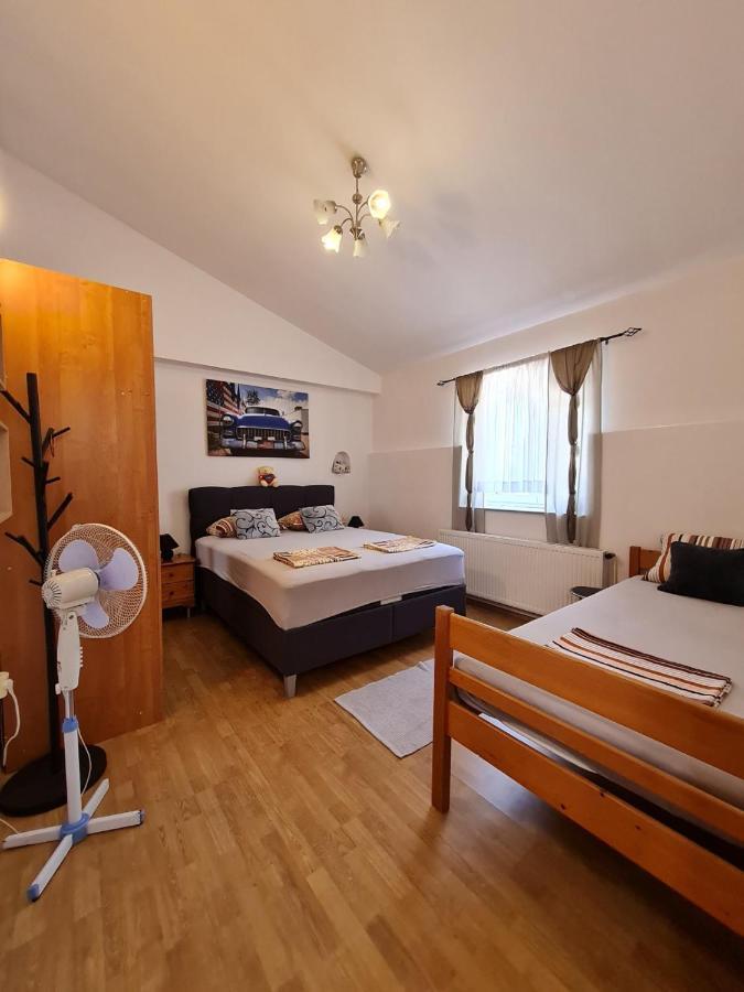 Apartmani Amans بولا المظهر الخارجي الصورة