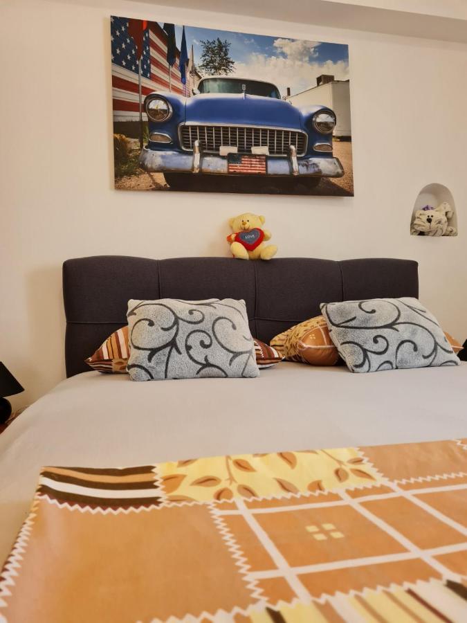 Apartmani Amans بولا المظهر الخارجي الصورة