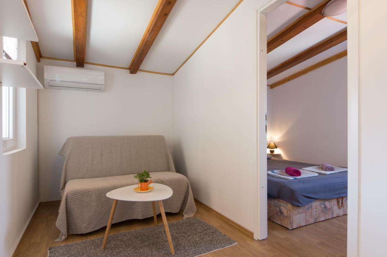 Apartmani Amans بولا المظهر الخارجي الصورة