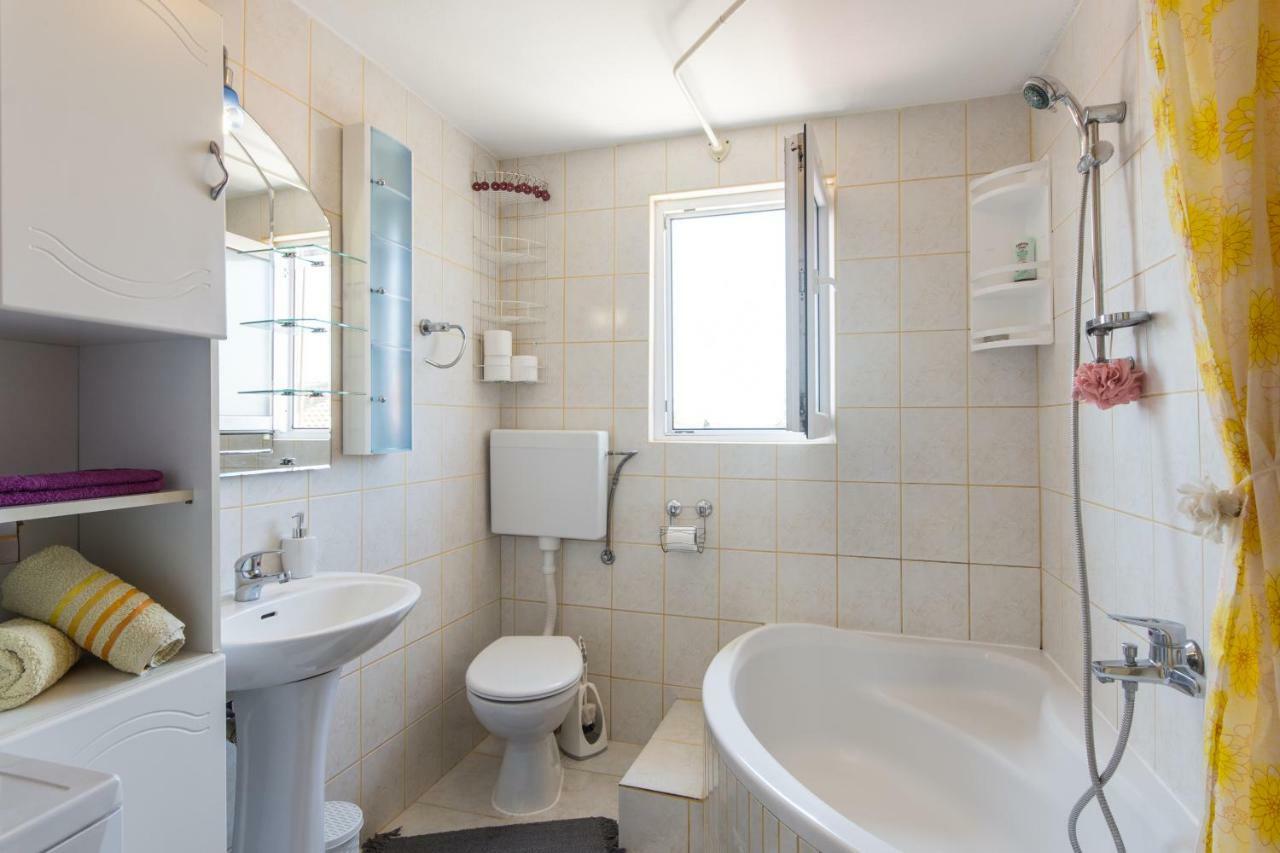 Apartmani Amans بولا المظهر الخارجي الصورة